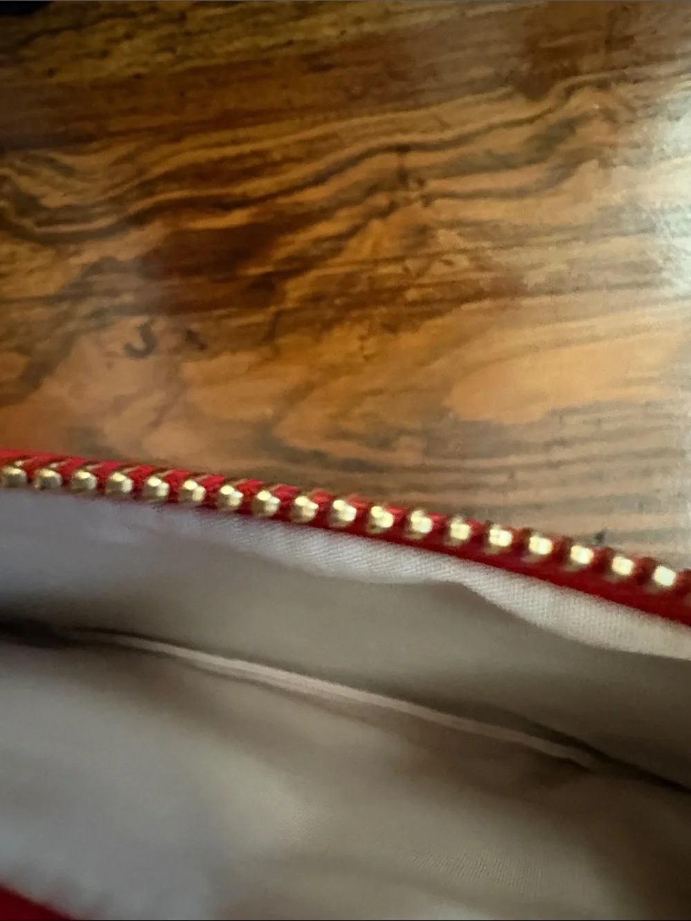 RADLEY LONDON Red Leather Zip Wallet with Scottie Dog Emblem